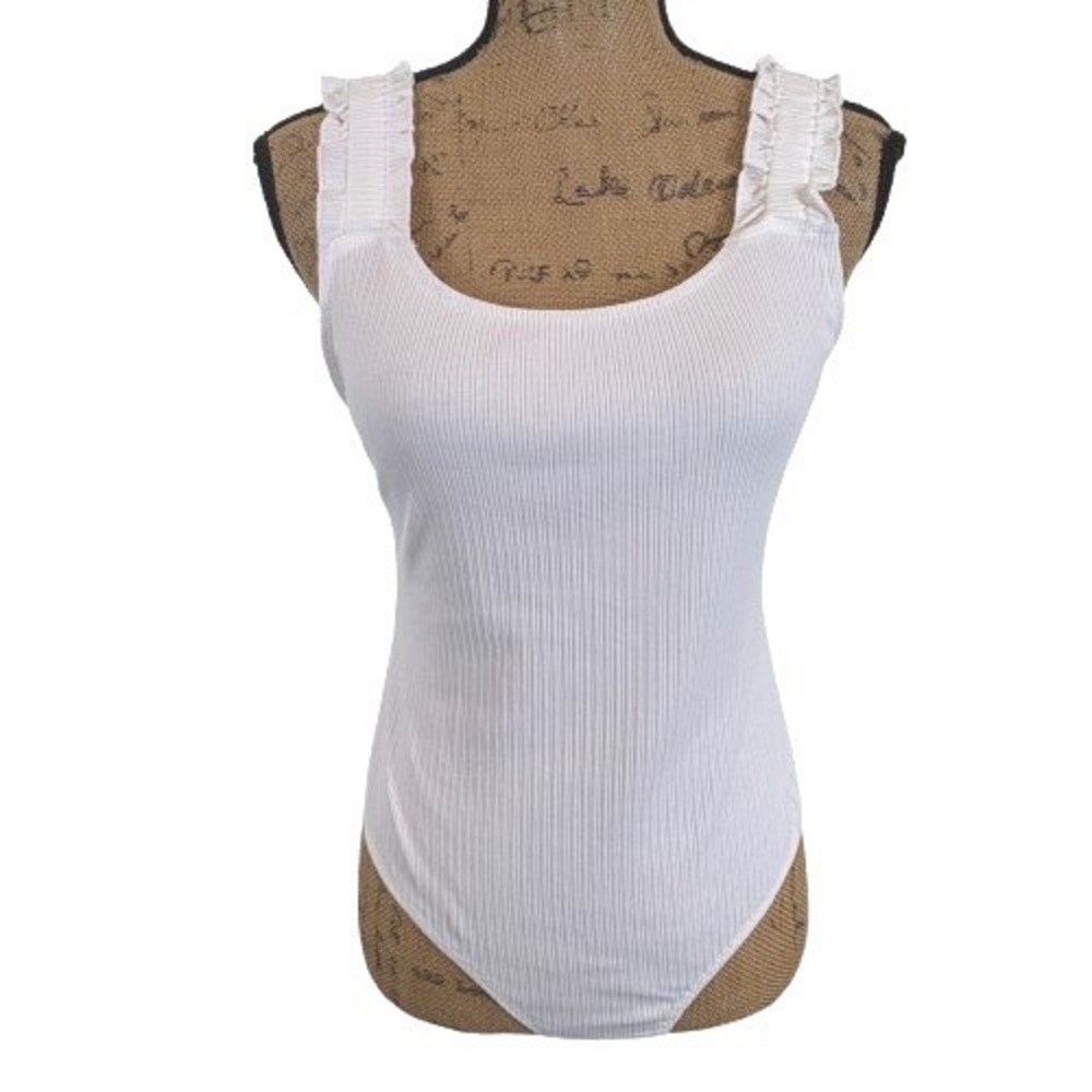 NWT Heyson White Ribbed Ruffle Strap Bodysuit Contemporary Romantic Size Medium